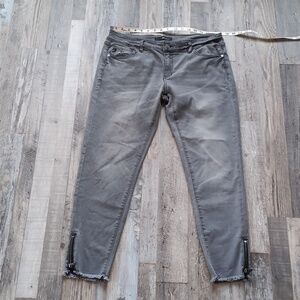 KanCan Gray Skinny Jeans Zip Detail 15/31